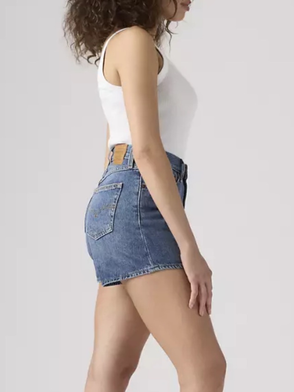 Levi’s 80S MOM SHORTS High-Rise Blue Denim women’s sz 31 - Picture 3 of 13